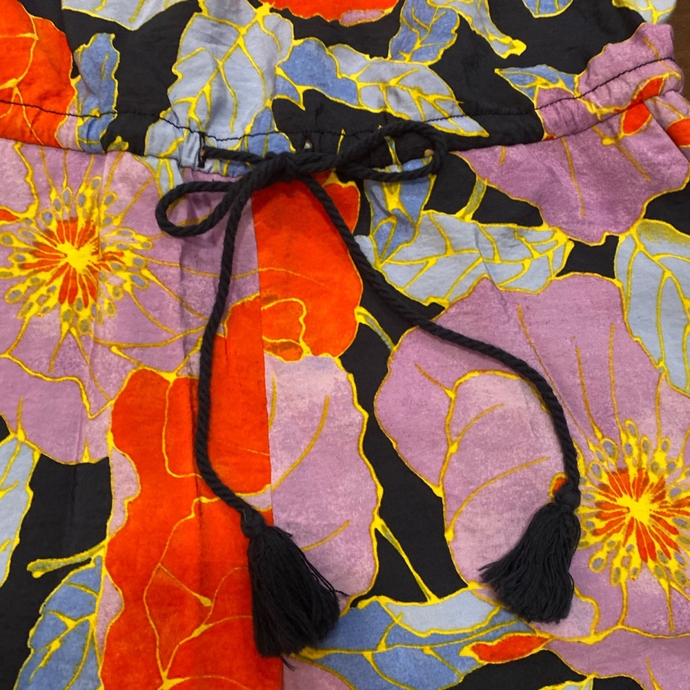 Ann Taylor LOFT Floral Short ROMPER with Tassel SMALL - Picture 7 of 7
